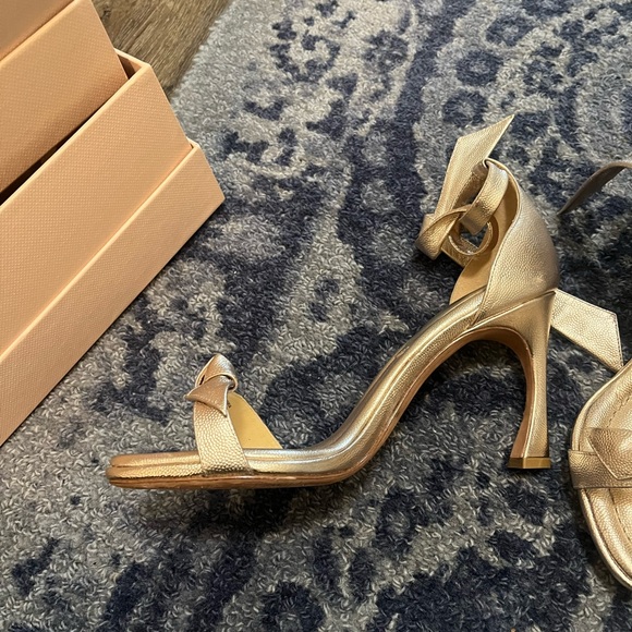 Alexandre Birman Gold Bow Clarita Heels, Size 39 - Picture 8 of 13